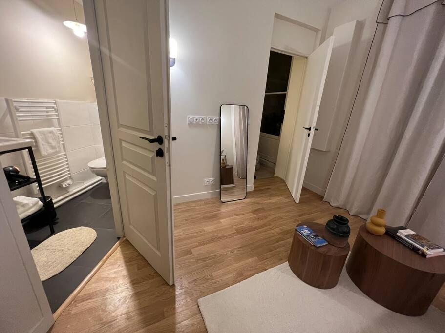 דירות פריז Marais - Unique Duplex Decorated With Taste מראה חיצוני תמונה