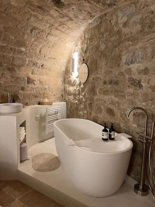 דירות פריז Marais - Unique Duplex Decorated With Taste מראה חיצוני תמונה
